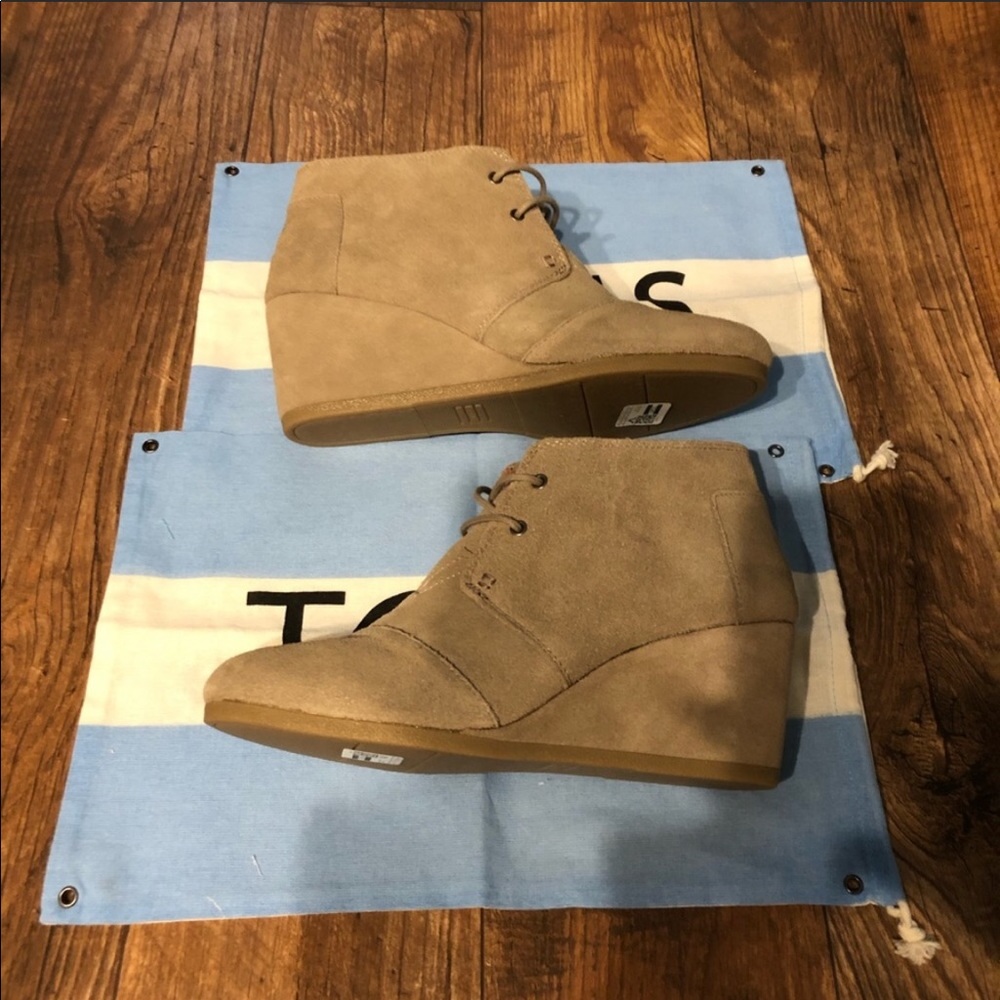 TOMS KALA WEDGE ANKLE BOOTS - DESERT TAUPE
